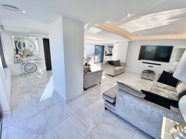 6 Schlafzimmer Villa in Benalmadena Pueblo