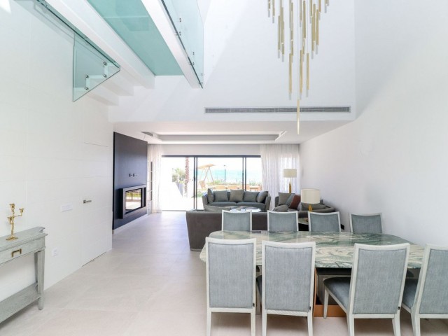 3 Bedrooms Townhouse in Estepona