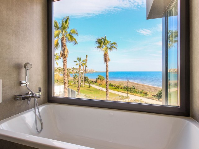 3 Bedrooms Townhouse in Estepona