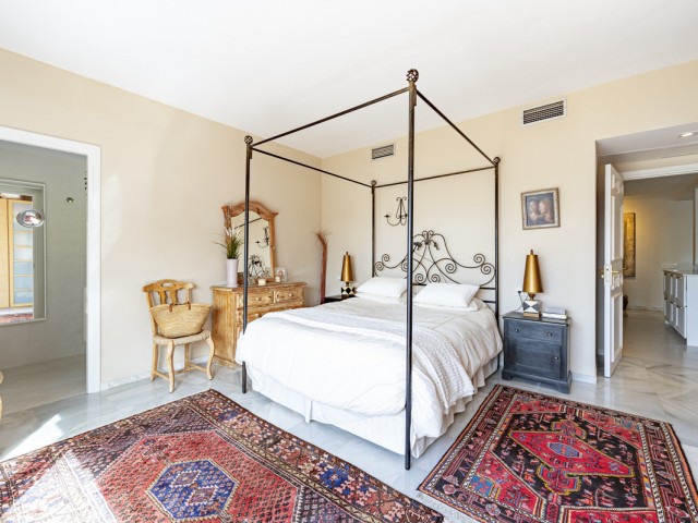 2 Bedrooms Apartment in Benahavís