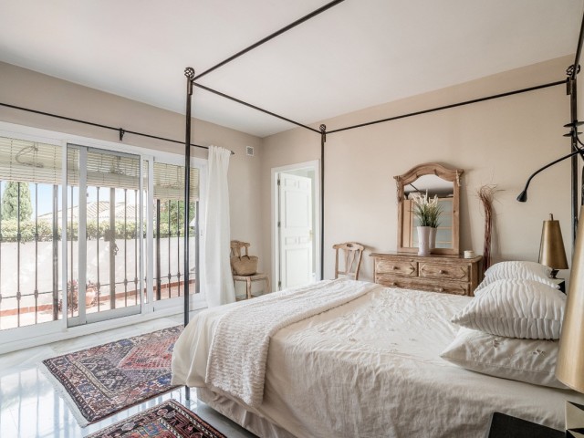 2 Bedrooms Apartment in Benahavís