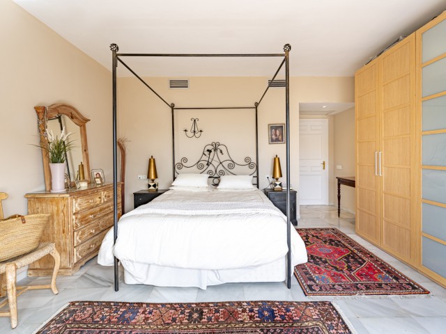 2 Bedrooms Apartment in Benahavís