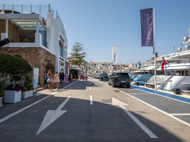 3 Bedrooms Apartment in Puerto Banús