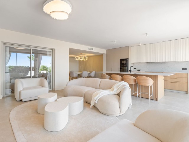 3 Bedrooms Apartment in Nueva Andalucía