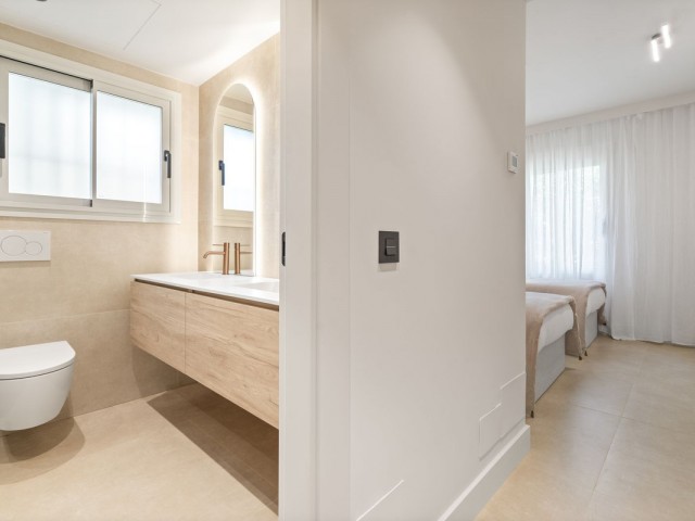 3 Bedrooms Apartment in Nueva Andalucía