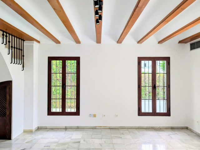 Maison mitoyenne avec 3 Chambres  à Nagüeles