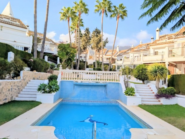 Maison mitoyenne, Nagüeles, R5184070