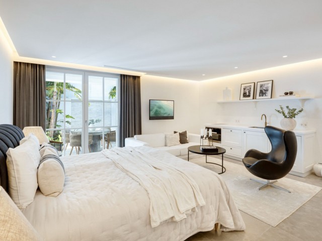 7 Bedrooms Villa in Benahavís