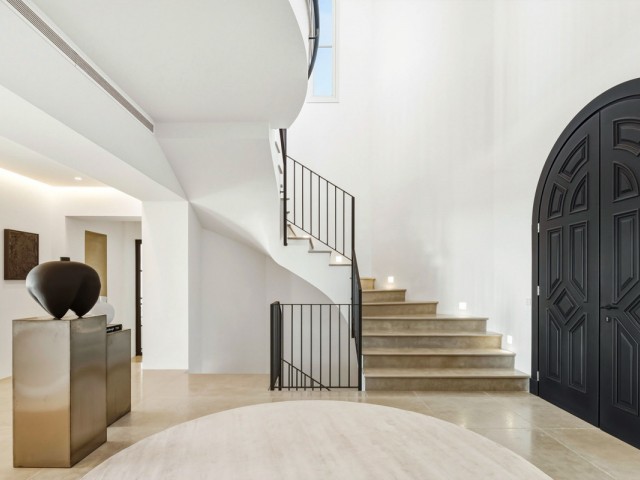 7 Bedrooms Villa in Benahavís