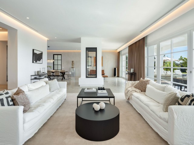 7 Bedrooms Villa in Benahavís