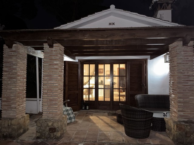 Villa avec 7 Chambres  à Elviria