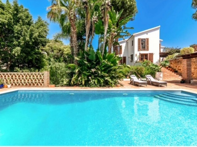 7 Schlafzimmer Villa in Elviria