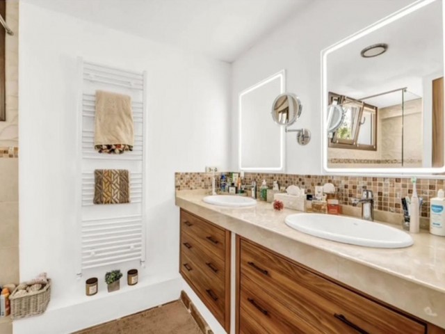 7 Schlafzimmer Villa in Elviria