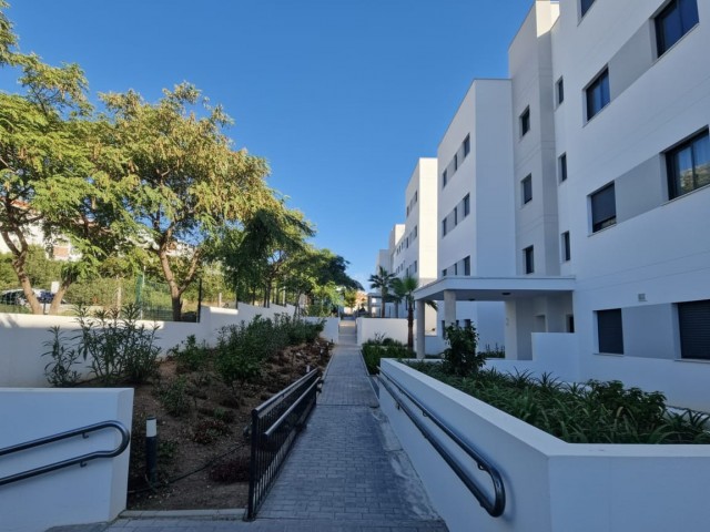 Apartamento con 2 Dormitorios  en Estepona