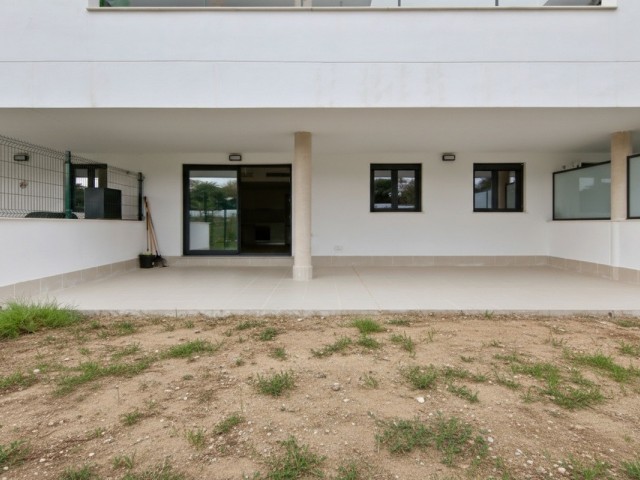 Apartamento con 2 Dormitorios  en Estepona