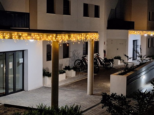 Apartamento con 2 Dormitorios  en Estepona