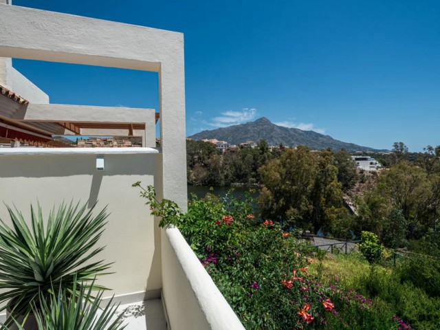 3 Bedrooms Apartment in Nueva Andalucía