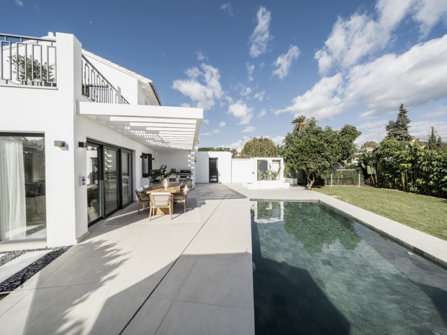 5 Bedrooms Villa in San Pedro de Alcántara