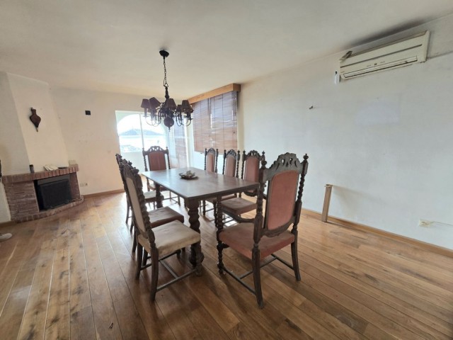 Villa avec 5 Chambres  à Fuengirola