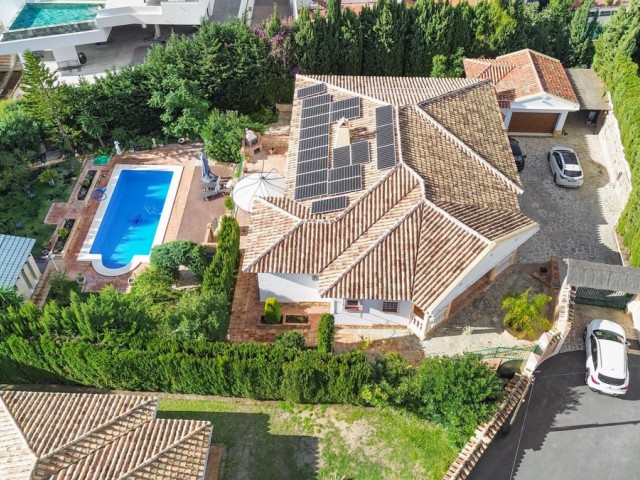 4 Bedrooms Villa in Benalmadena