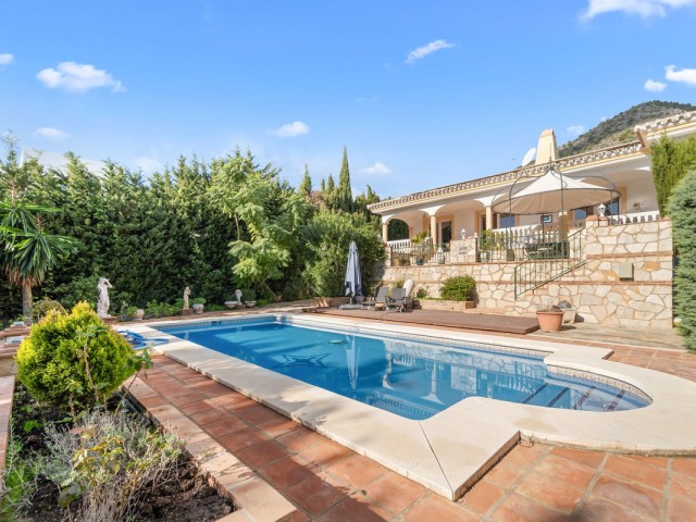 4 Bedrooms Villa in Benalmadena