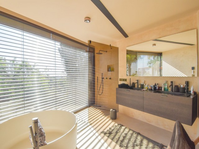 5 Sovrums Villa i The Golden Mile