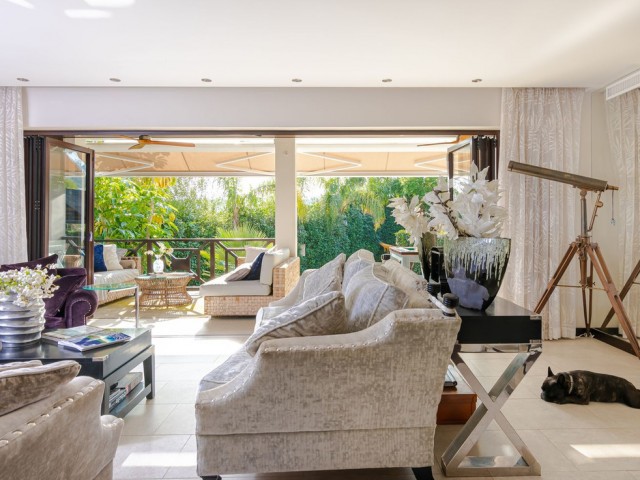 5 Bedrooms Villa in Nueva Andalucía