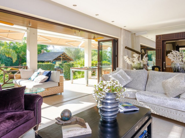 5 Bedrooms Villa in Nueva Andalucía