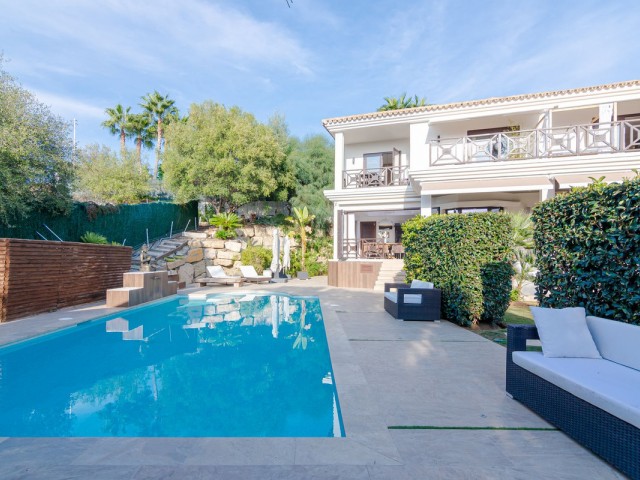 5 Bedrooms Villa in Nueva Andalucía