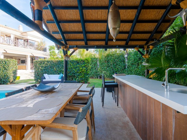 5 Bedrooms Villa in Nueva Andalucía