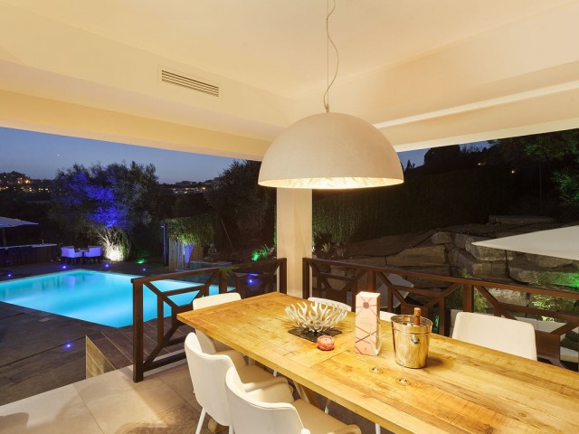 5 Bedrooms Villa in Nueva Andalucía