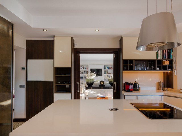 5 Bedrooms Villa in Nueva Andalucía