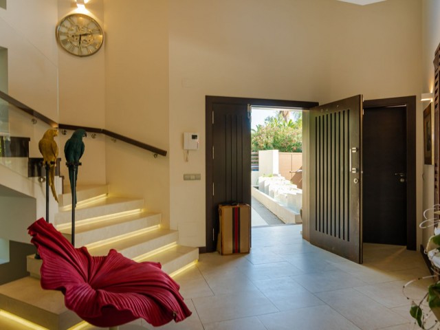 5 Bedrooms Villa in Nueva Andalucía