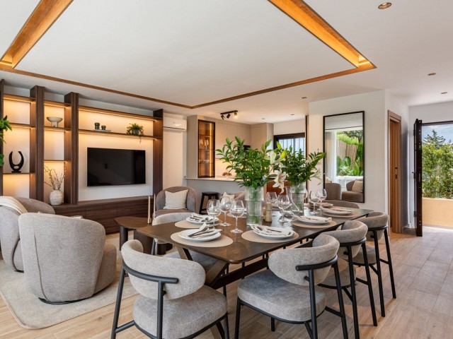 Maison mitoyenne avec 4 Chambres  à Nueva Andalucía