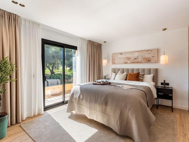 Maison mitoyenne avec 4 Chambres  à Nueva Andalucía