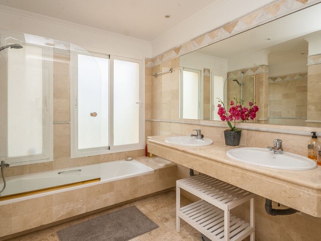 3 Sovrums Lägenhet i Elviria