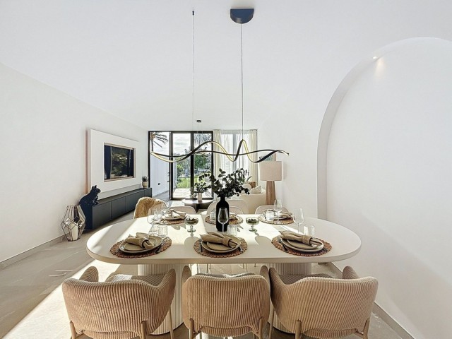 4 Bedrooms Townhouse in Nueva Andalucía