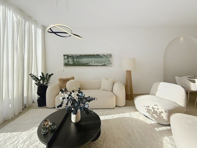 Adosado con 4 Dormitorios  en Nueva Andalucía