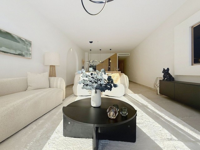 Adosado con 4 Dormitorios  en Nueva Andalucía