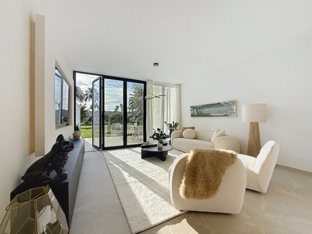 4 Bedrooms Townhouse in Nueva Andalucía