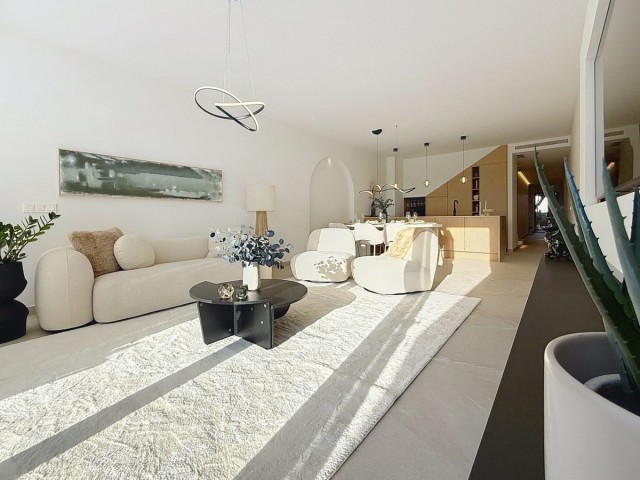 4 Bedrooms Townhouse in Nueva Andalucía