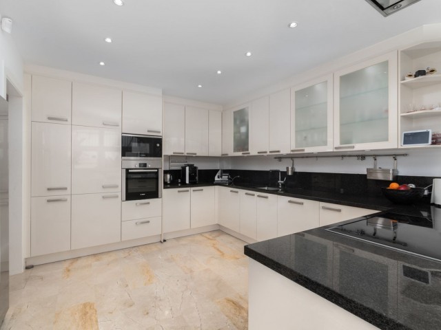 Villa avec 5 Chambres  à Riviera del Sol