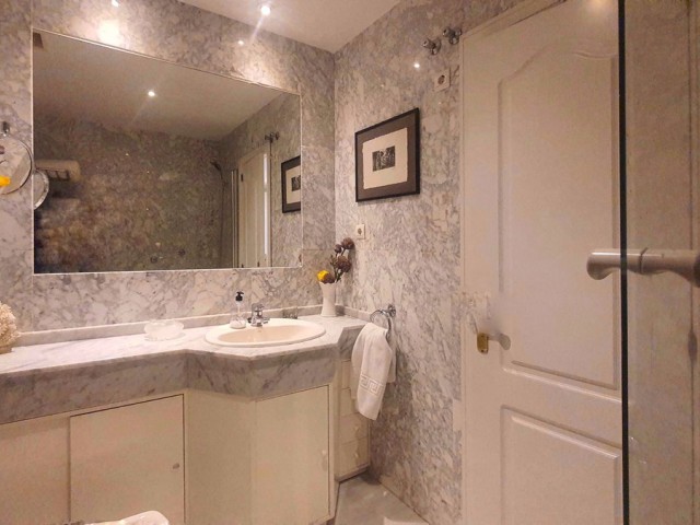 2 Bedrooms Apartment in Puerto Banús