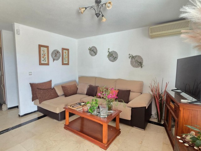 Maison mitoyenne avec 3 Chambres  à Benalmadena