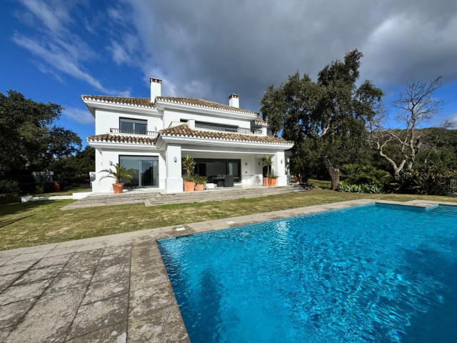 5 Bedrooms Villa in Sotogrande Alto