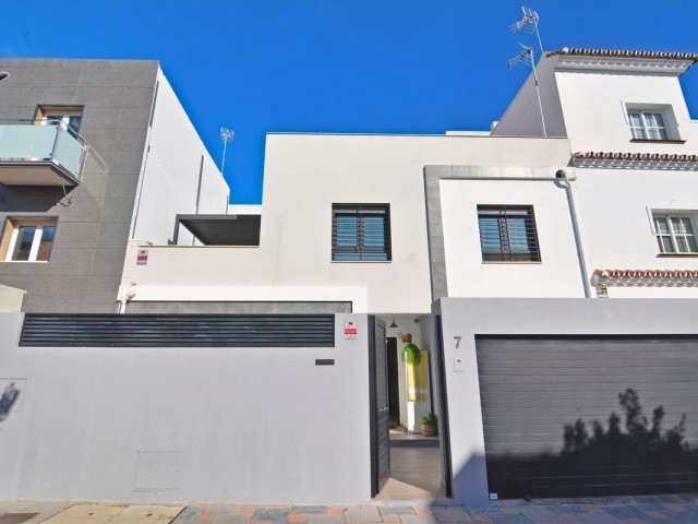 5 Bedrooms Villa in Fuengirola