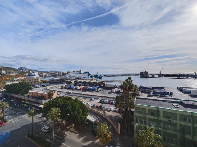 4 Bedrooms Apartment in Málaga Centro