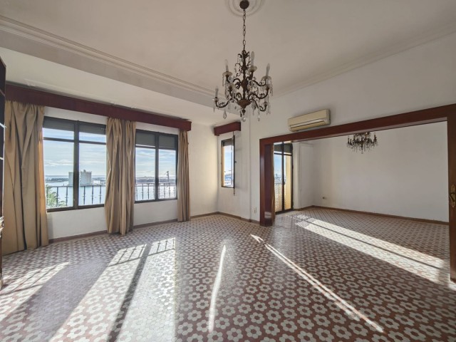 4 Bedrooms Apartment in Málaga Centro