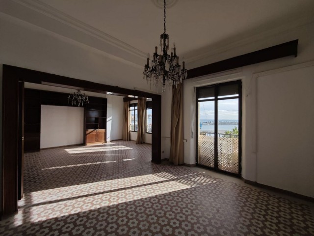 4 Bedrooms Apartment in Málaga Centro