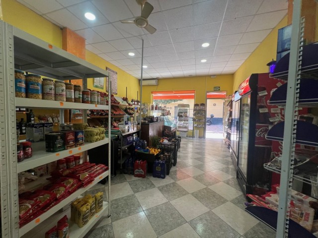 Commercieel, Estepona, R5245705